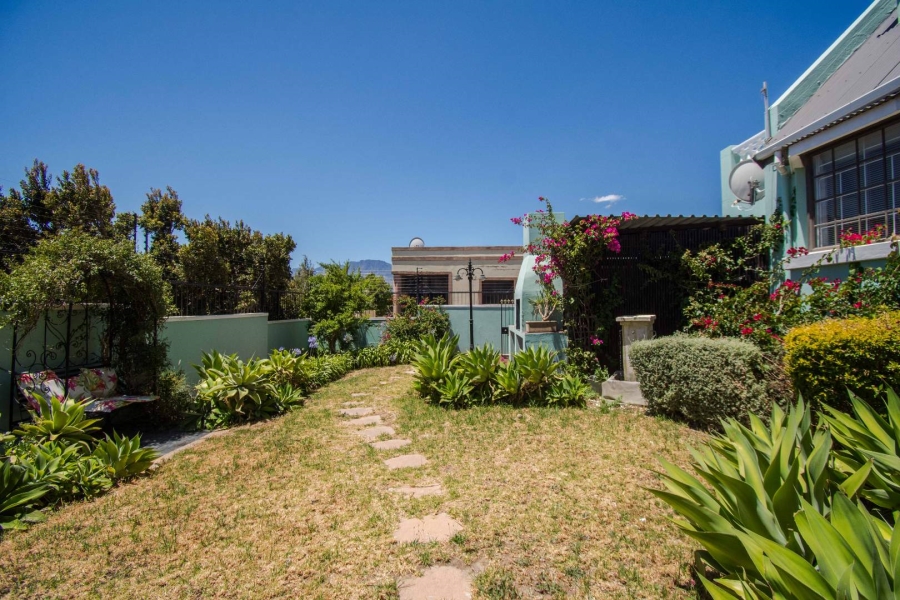 4 Bedroom Property for Sale in Mountainside Western Cape